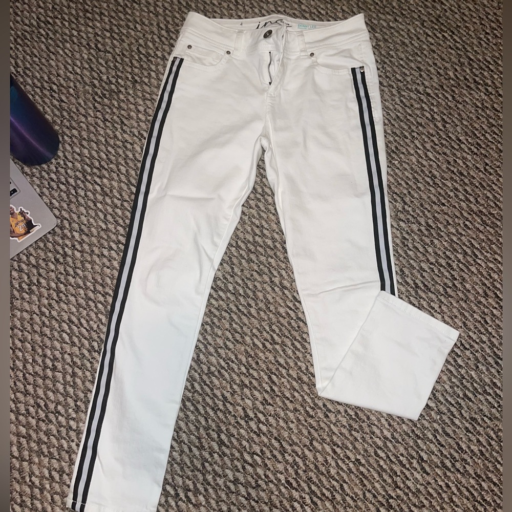 Skinny jeans with stripe detail